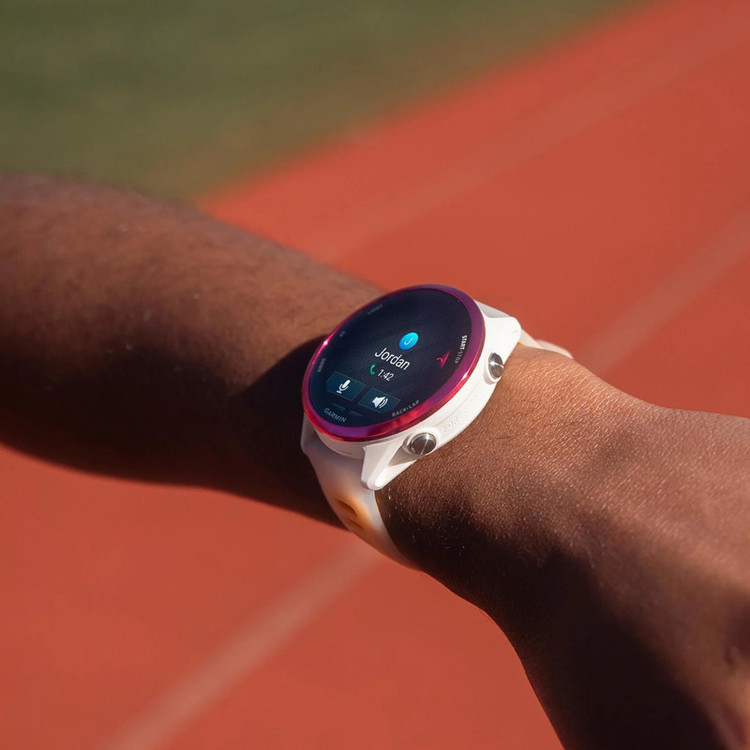 ساعت هوشمند 47 میلیمتری گارمین مدل Forerunner 570 با بند سیلیکونی